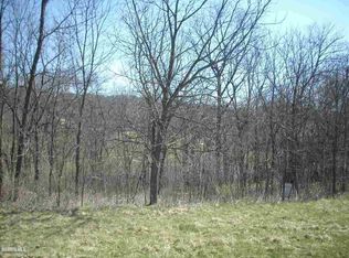 9 Northbend Ln, Galena, IL 61036
