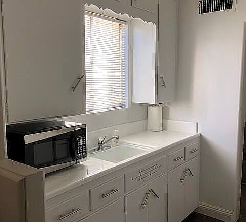 5th image of 420 W Earll Dr Unit 7