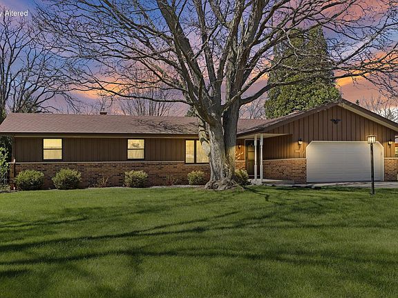 3rd image of 3400 Shorewood DRIVE
