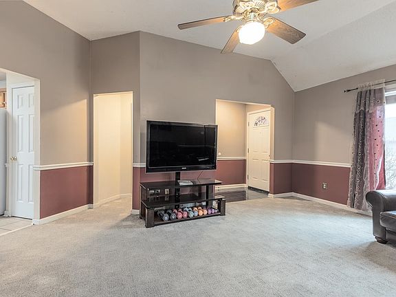 4th image of 3358 Don Valley Dr