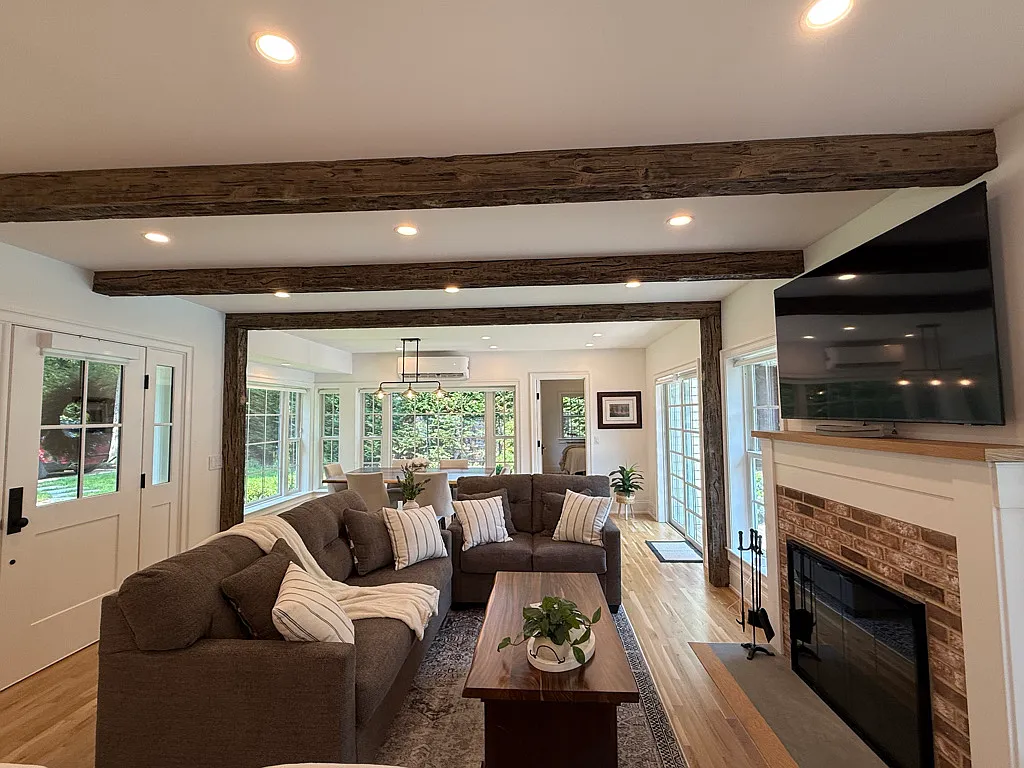 Your Perfect Hamptons Fall Retreat in Charming Remsenburg — Photo 3