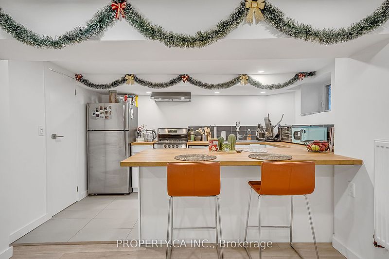 Toronto House for rent - 2 Bedrooms — photo 3