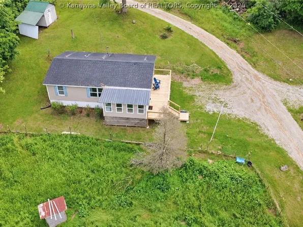 95 Mathews Mtn, Milton, WV 25541