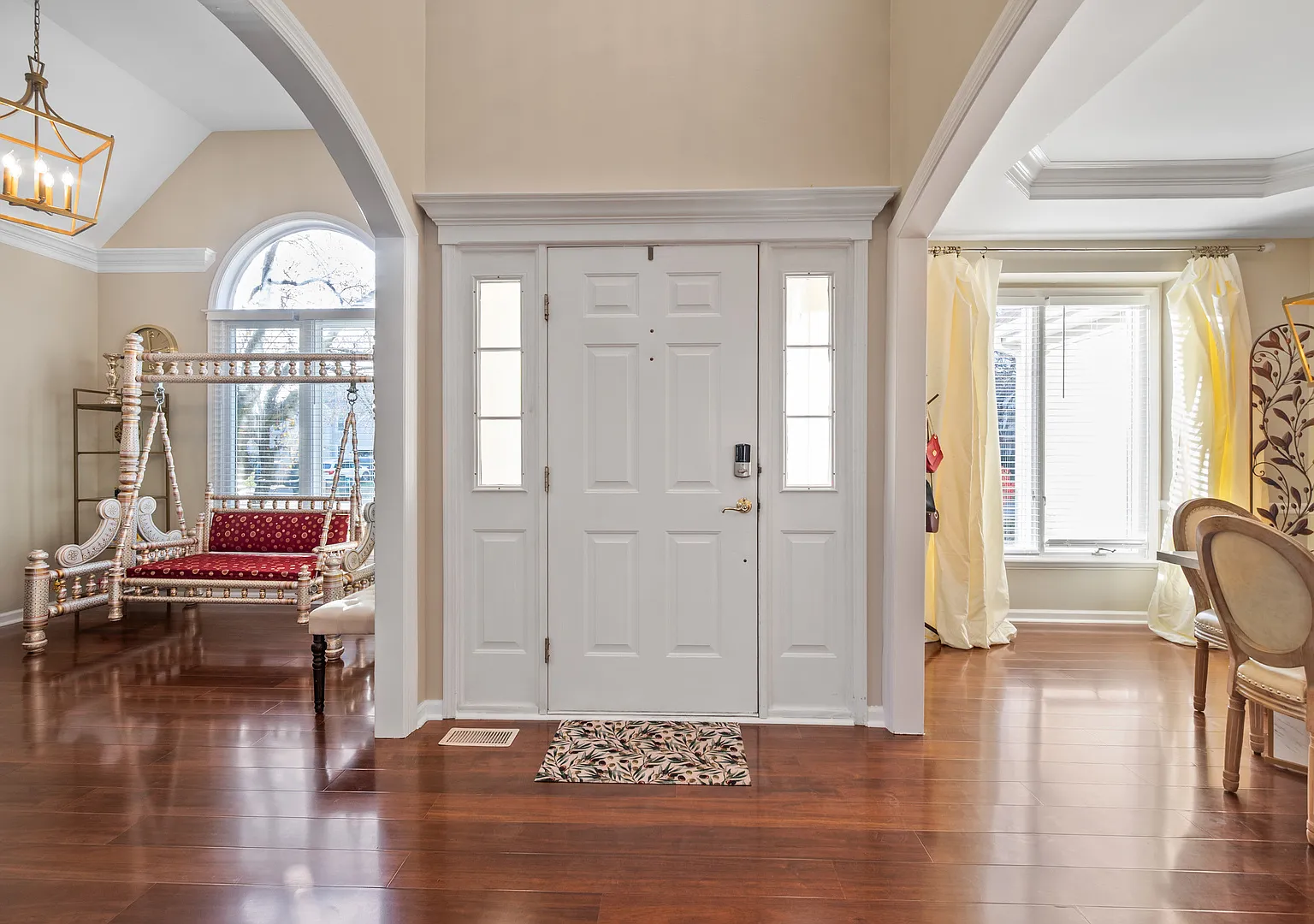 4 bed, 2.5 bath, 2274 sqft, $4,700 — Photo 3