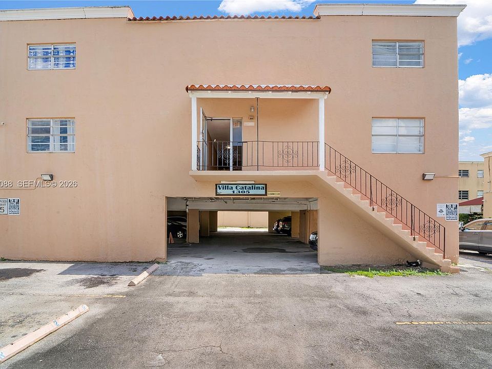 1st image of 1305 W 53rd St APT 420