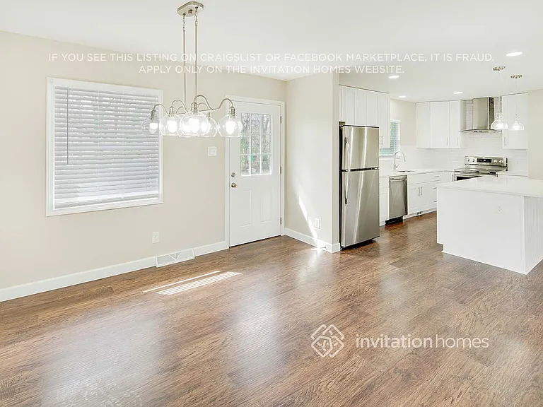 4240 Winedale Ln — Photo 10