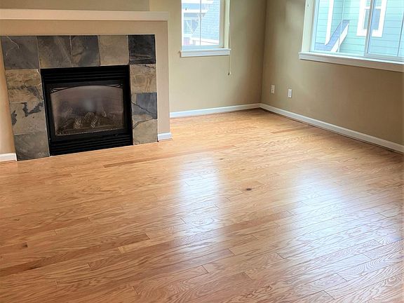 5th image of 327 NE Eaton Ln