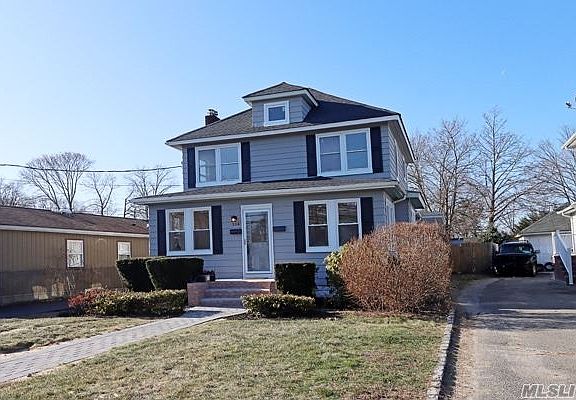 2nd image of 304 S Ocean Ave