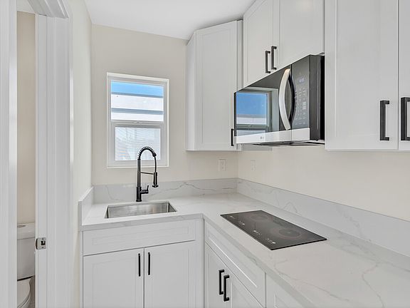 4th image of 7844 Herschel Ave #106