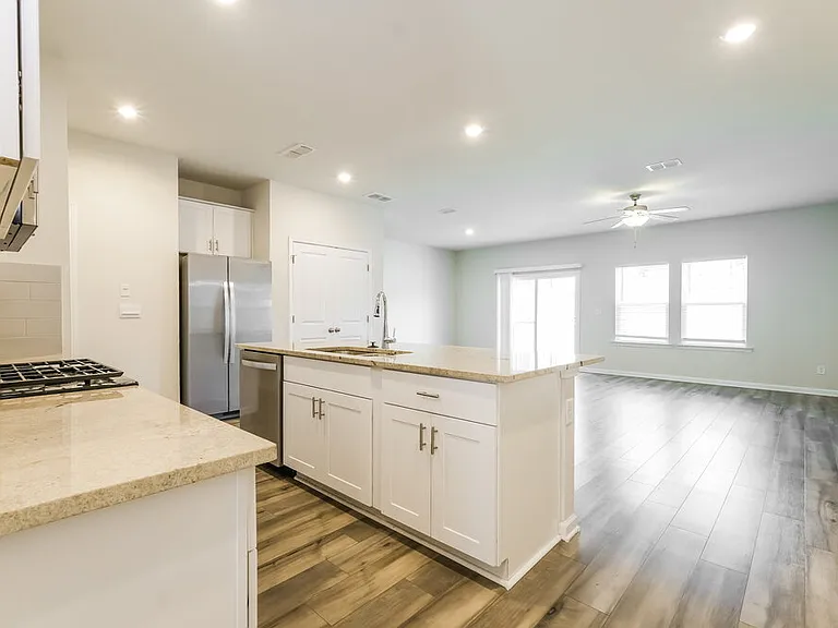 1672 Villageside Ct — Photo 8