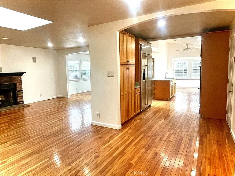 5702 Cynthia Ln — Photo 2