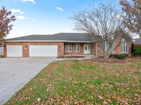 19401 Stonehenge Dr, Mokena, IL 60448