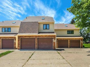 3932D Partridge Cir, Bettendorf, IA 52722