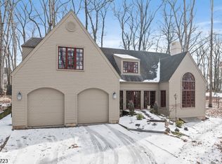 39 Dreahook Rd, Branchburg, NJ 08876