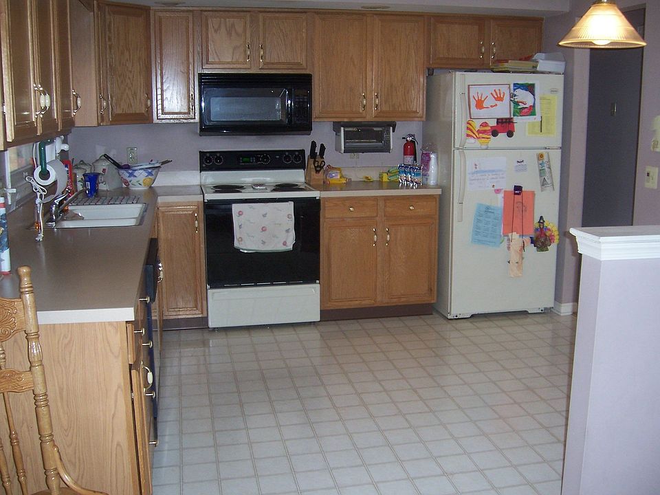 Eat-in Kitchen