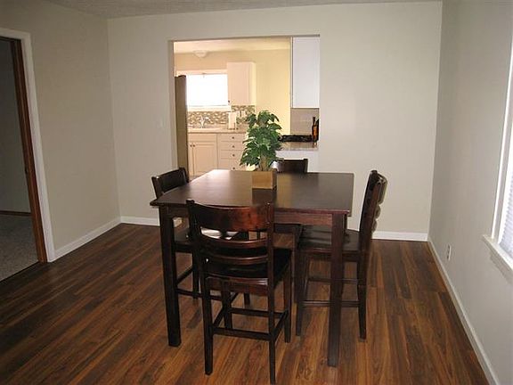 5th image of 130 N McCombs St