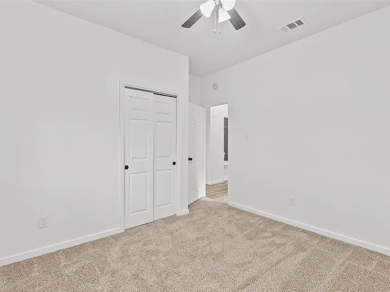617 Prairie Ln — Photo 5