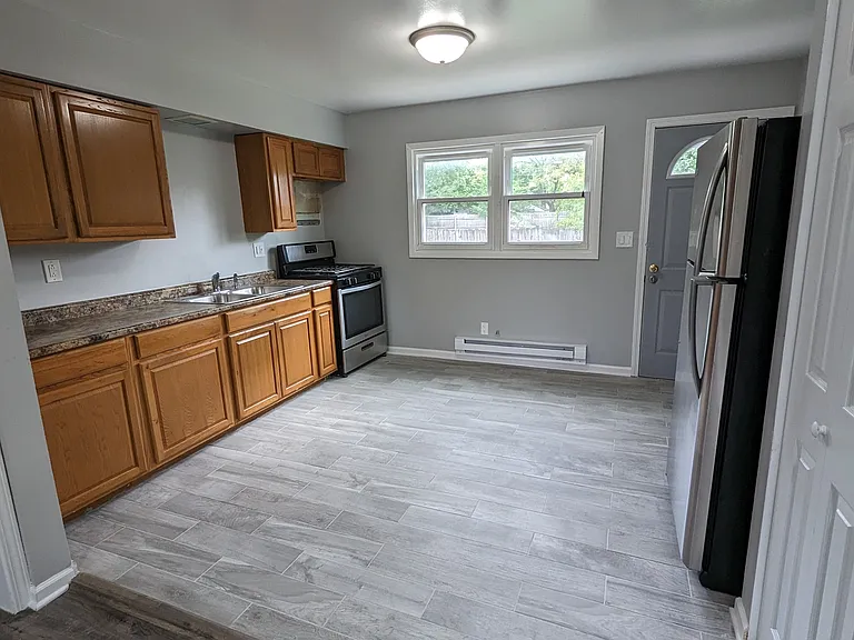 304 Hankes Ave #1 — Photo 13