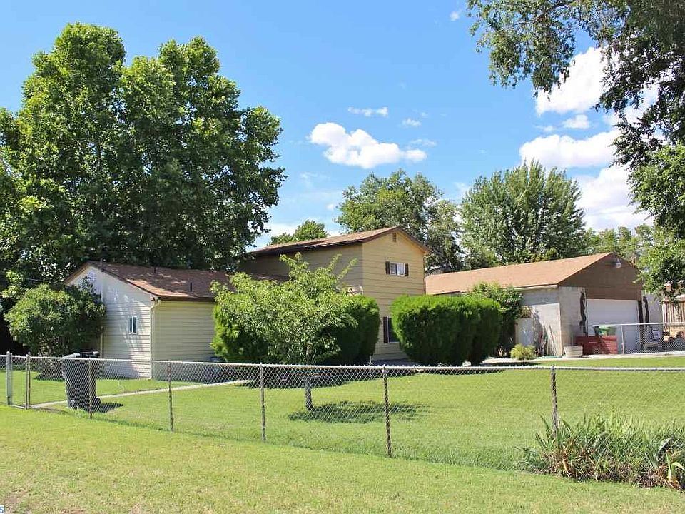 1st image of 323 N 61st Ave