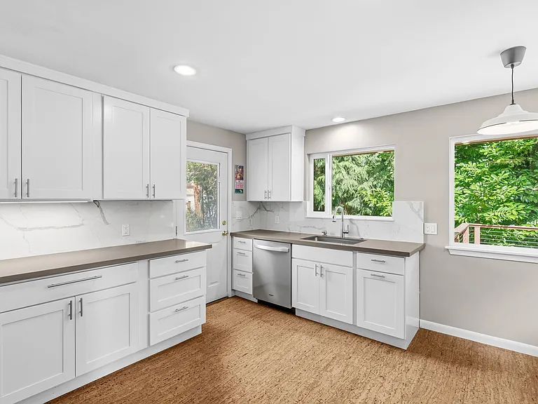 11954 Exeter Ave NE — Photo 9