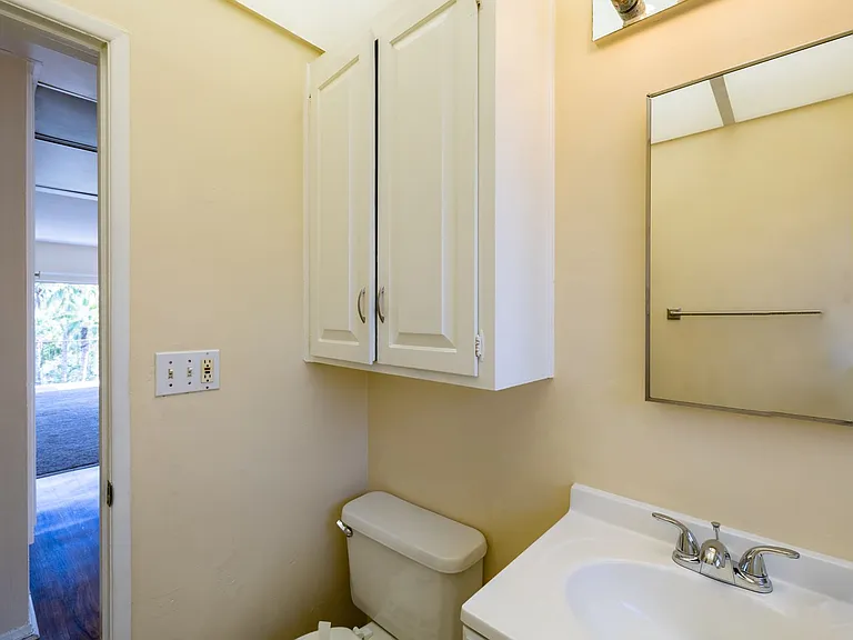Sleepy Hollow Apartments — Photo 104