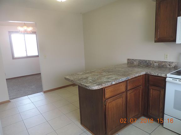 Kitchen eating area