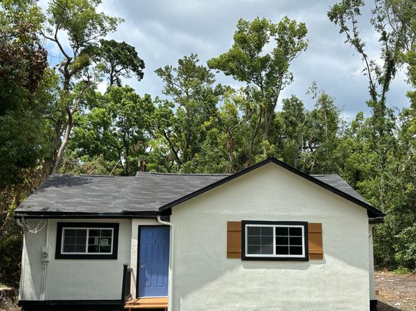 208 Putnam Dr #1