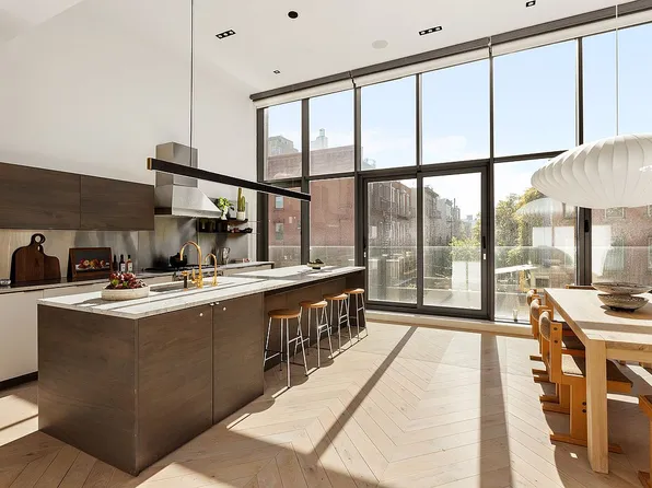 113 N 9th St #2, Brooklyn, NY 11249