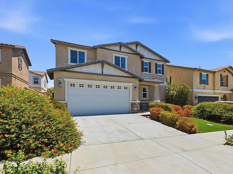 5577 Bella Way — Photo 3