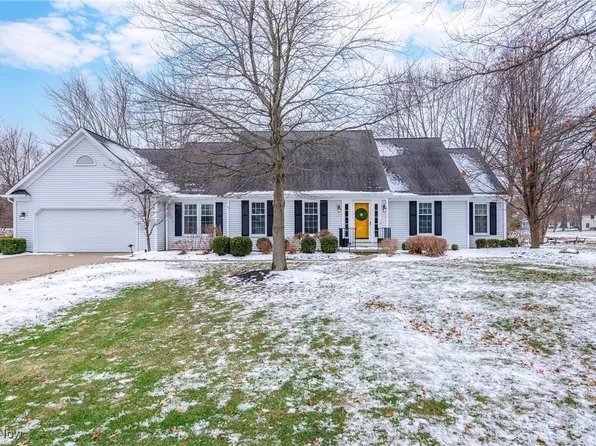 32235 Country Club Dr, Avon Lake, OH 44012