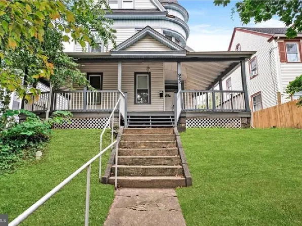 922 Edgewood Ave, Trenton, NJ 08618