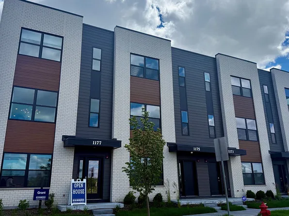 2222 Waters Edge Dr, Schaumburg, IL 60173