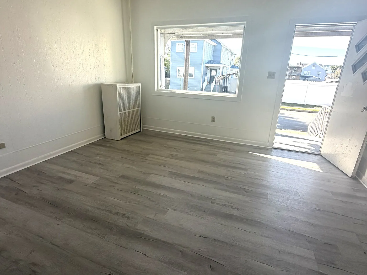 3 bed, 1500 sqft, $1,400 — Photo 2
