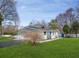 30 Brisas Cir, East Greenwich, RI 02818