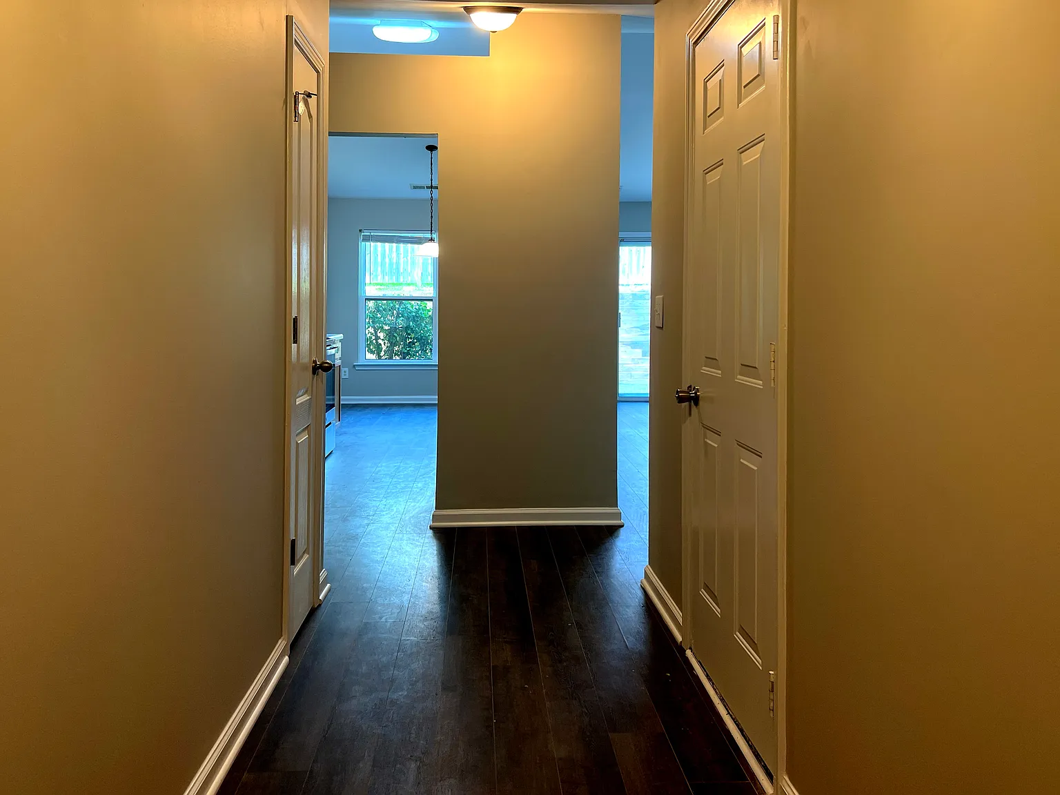 3 bed, 1248 sqft, $2,010 — Photo 2