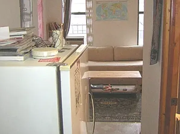 2534 Broadway image 1 of 4