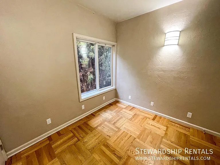 1825 Harris St #5 — Photo 9