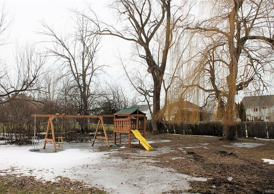 2nd image of 99 Pleasant View Dr
