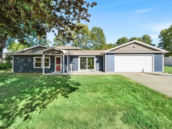 51760 Chestnut Rd, Granger, IN 46530