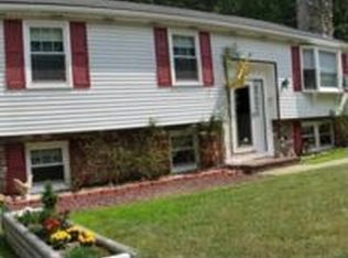 56 Amesbury Rd, Newton, NH 03858