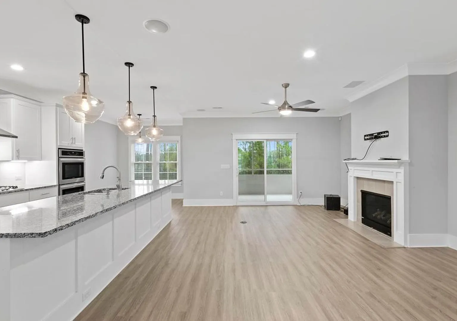 Beautiful Home Available with Tons of Upgrades! — Photo 3