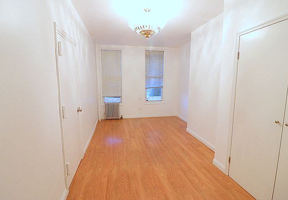 3rd image of 46 Clay St APT 1L