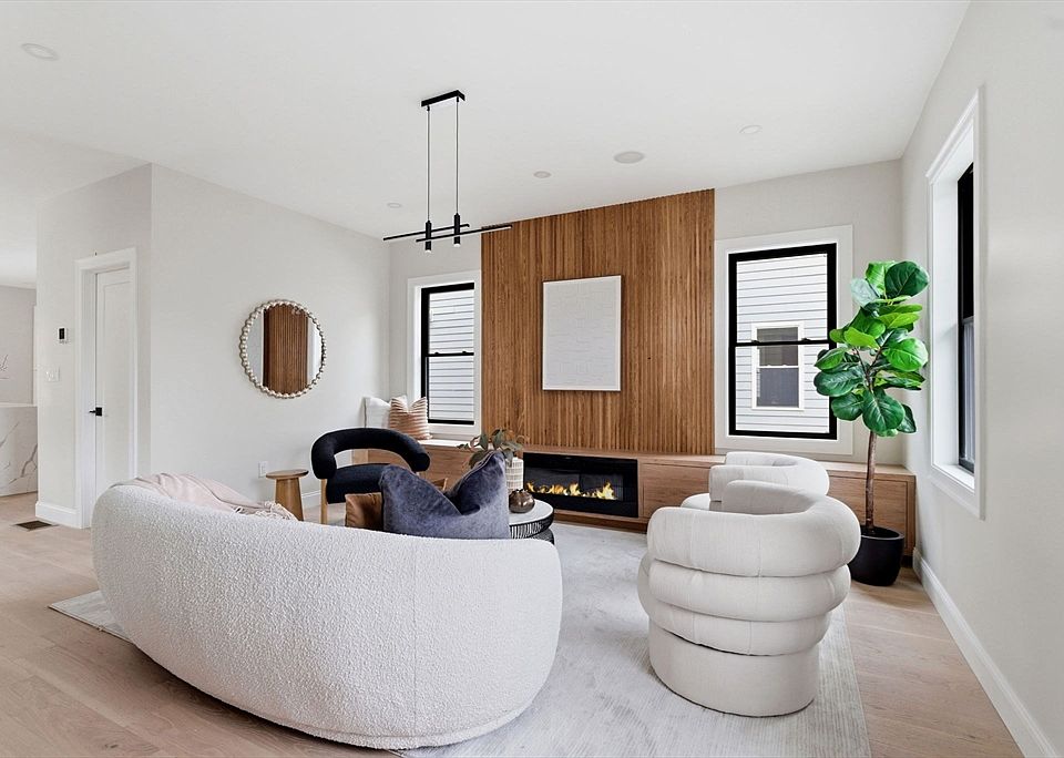 1st image of 57 Myrtle St #57