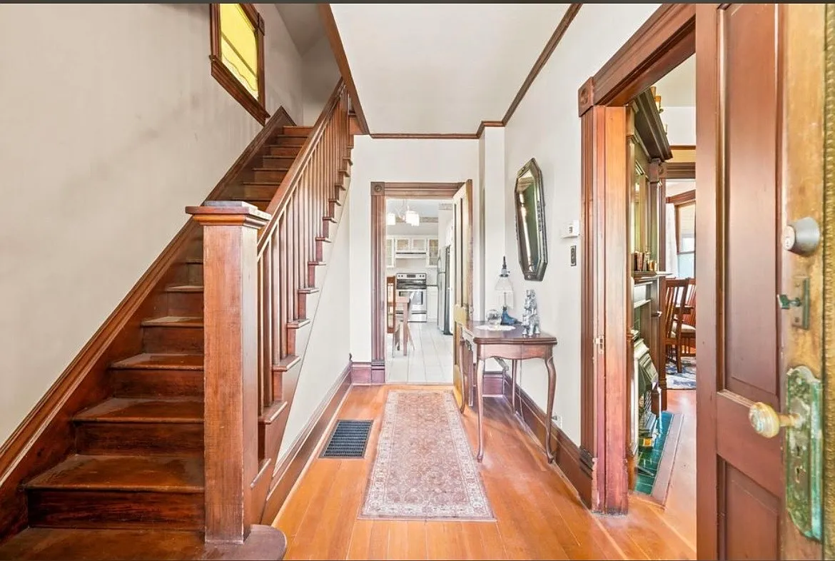 3 bed, 1800 sqft, $3,600 — Photo 2