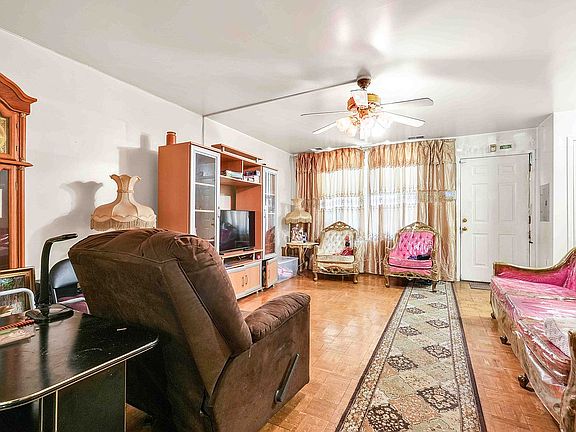 2nd image of 359 Sheffield Ave #Sfh