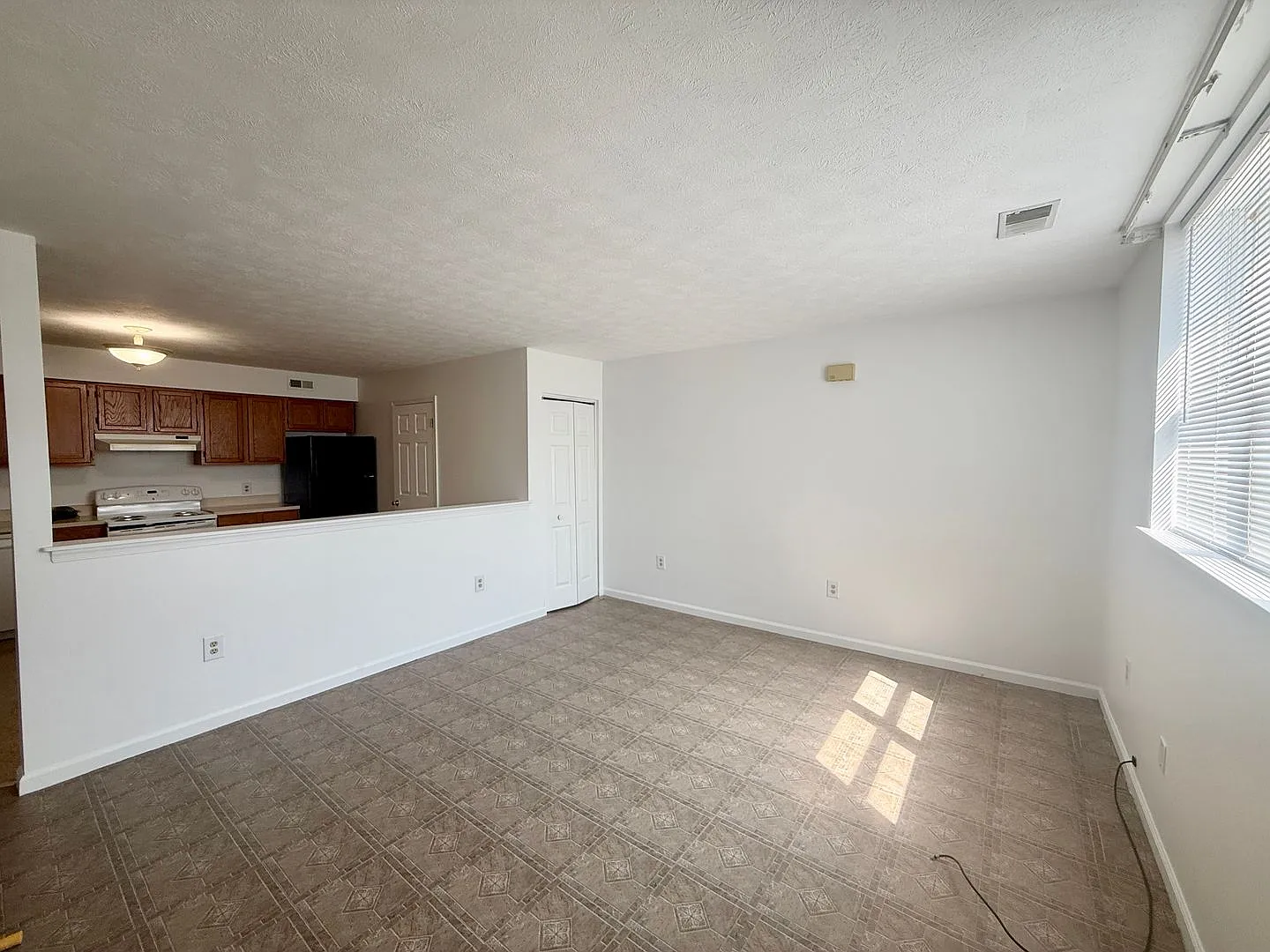 215 S Eaton Street — Photo 2