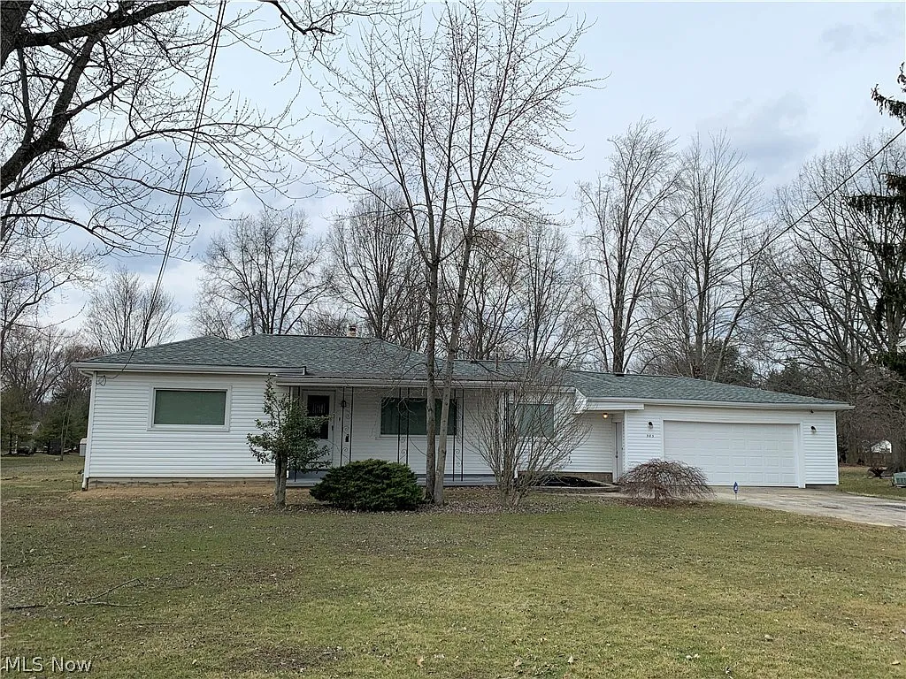 385 Shaffer Dr NE photo 1