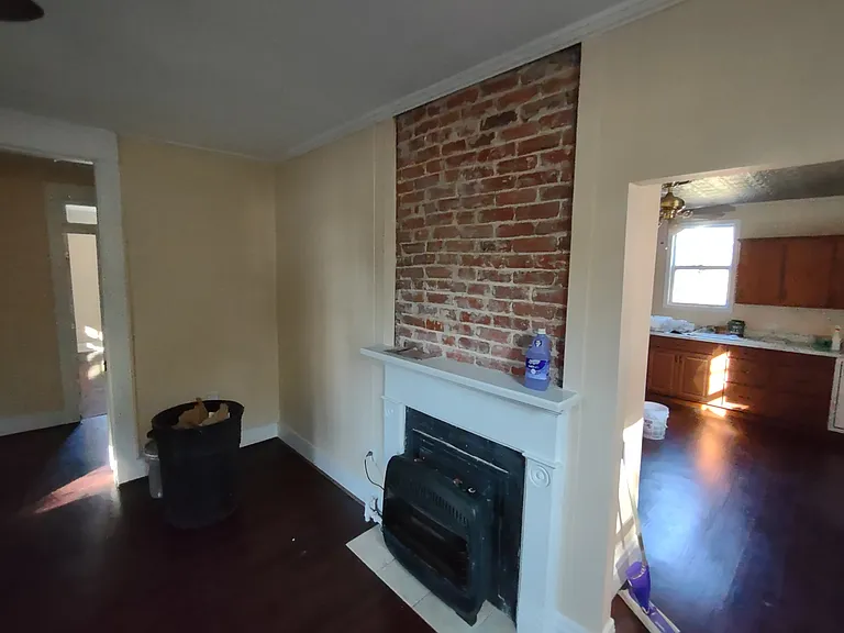 219 E High St — Photo 10