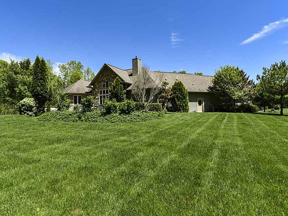 3rd image of 21215 Fawn River Ct