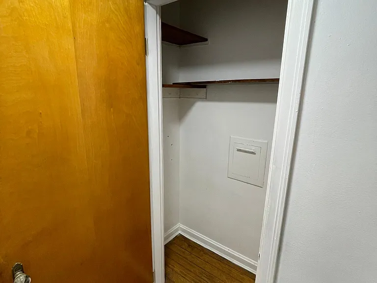 877 Ludlow Ave #4 — Photo 23